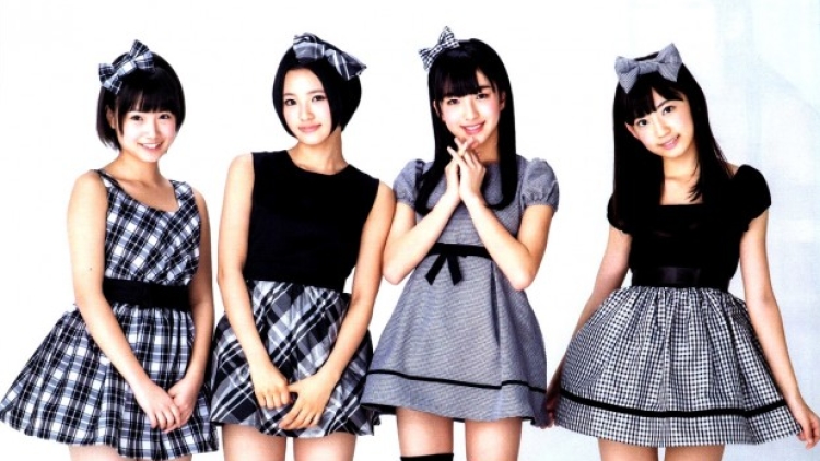 HKT48-Introduces-Double-Handshake-Event-620x400