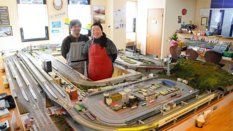 Kafe untuk para penggemar kereta api Kafe untuk para penggemar kereta api