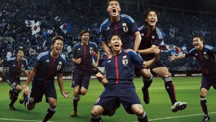 Kostum-Baru-Timnas-Jepang-Menuai-Kritik_duniasoccer615 Kostum-Baru-Timnas-Jepang-Menuai-Kritik_duniasoccer615