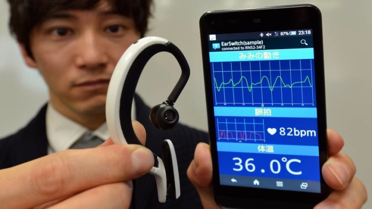 ear-device-z-20140303-870x614 ear-device-z-20140303-870x614