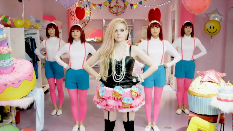 avril-lavigne-hello-kitty-video-japan-hot-girls