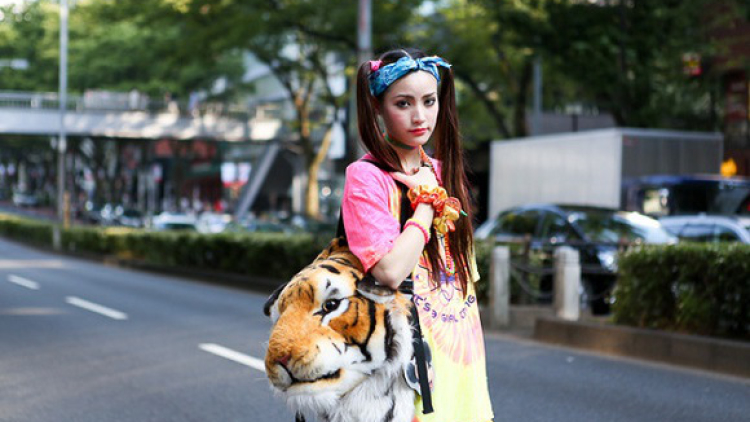 girl-on-the-street-1 girl-on-the-street-1