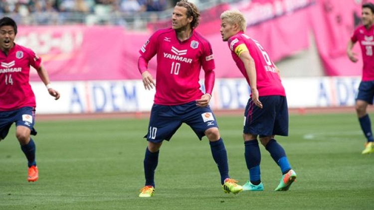 389725_heroa 389725_heroa