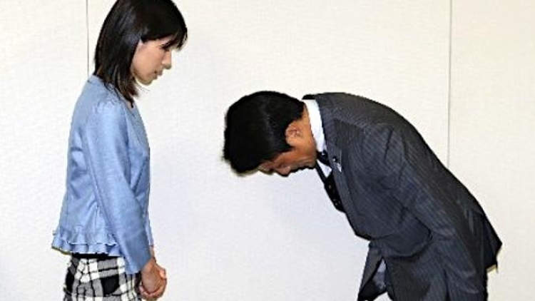 akihiro-suzuki-anggota-partai-liberal-ldp-meminta-maaf