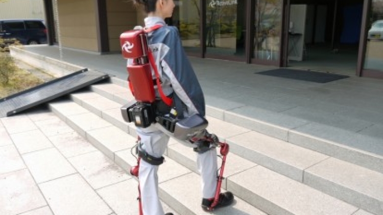 exoskeleton-suit exoskeleton-suit