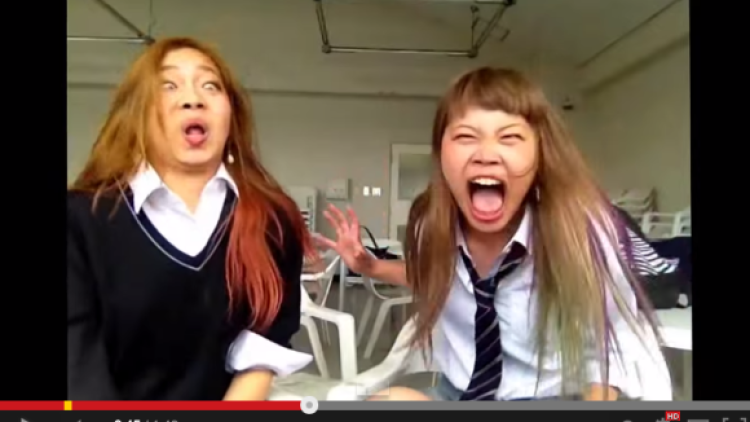 japanese-frozen-funny-lip-sinc-01