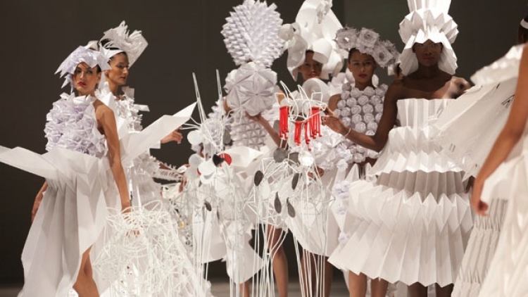 origami-fashion-show