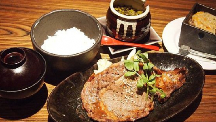 5 restoran jepang fenomenal (2)