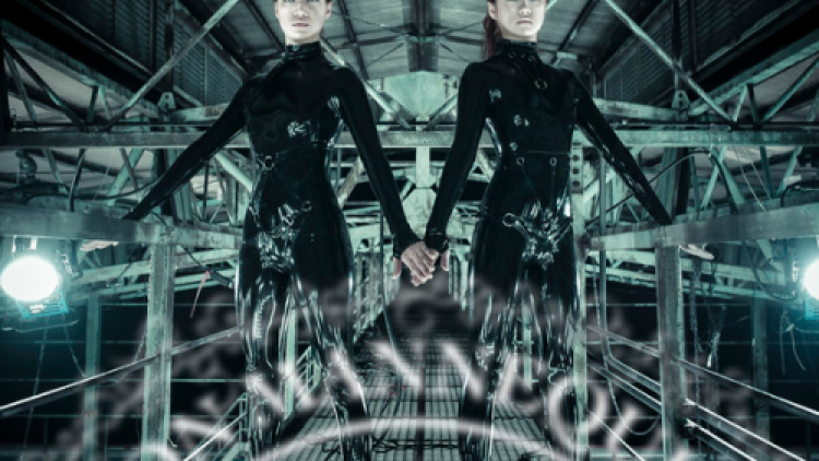 aramajapan_femm-whiplash