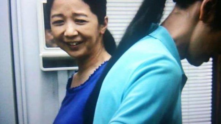 penampakan-hantu-menyeramkan-di-cermin-film-jepang-1