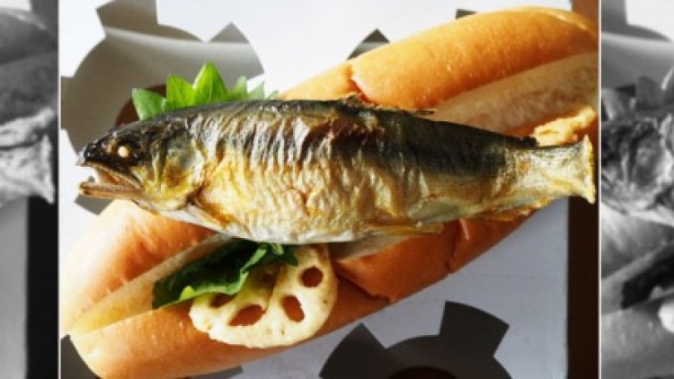 2a hot-dog-ikan-asin-jajanan-baru-di-jepang-umm-gimana-rasanya