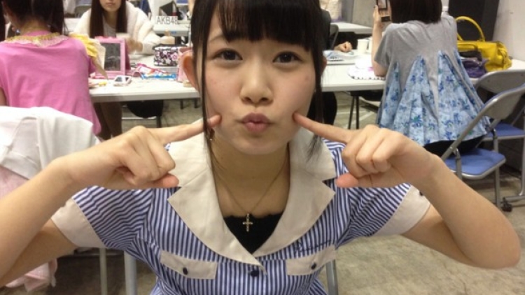 AKB48s-Yurina-Takashima-Announces-Departure-from-Group-620x400