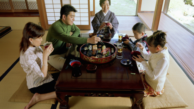 Penting! Etika Makan di Jepang yang Wajib Turis Ketahui (2)