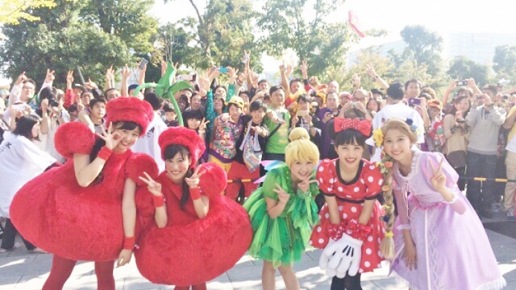 momoclo halloween costume (1)
