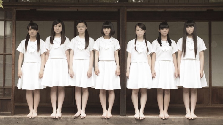 Kana Hashimoto mengumumkan kelulusan dari grupnya (1)