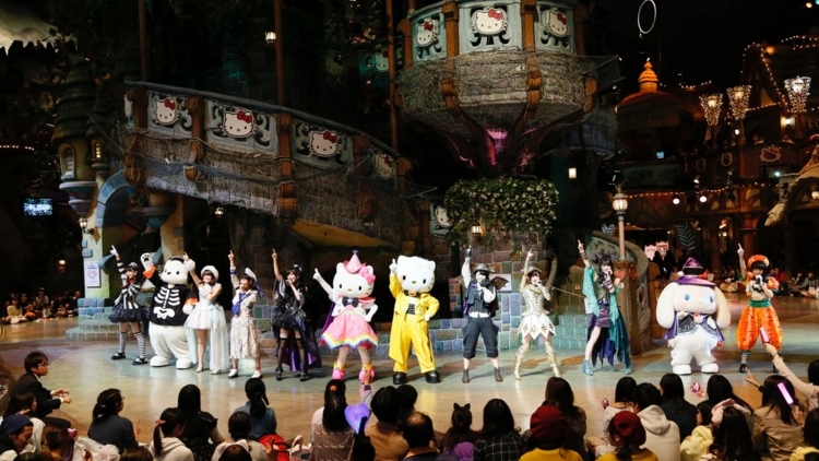 AKB48 in Puro Halloween Sanrio