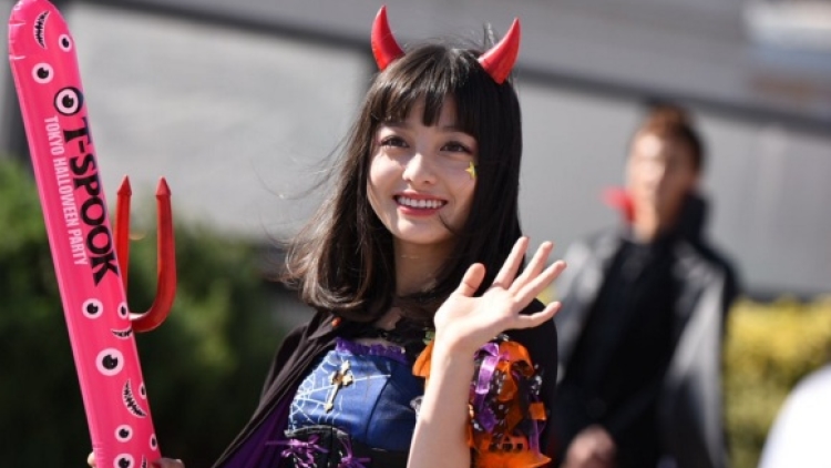 Kanna Hashimoto Queen of Halloween