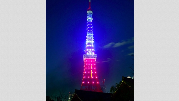 Paris Tokyo Tower Menyala Biru, Putih merah1 Paris Tokyo Tower Menyala Biru, Putih merah1