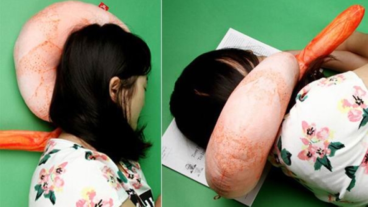 Susah tidur Bantal udang dari Jepang ini akan membantu kalian terlelap