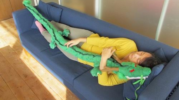 Bantal Shenron sepanjang 2 meter ini akan menemani fans Dragon Ball terlelap (2)