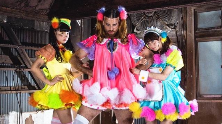 LADYBABY berlari di New York dan Los Angeles dalam video musik untuk single terbaru mereka (1)