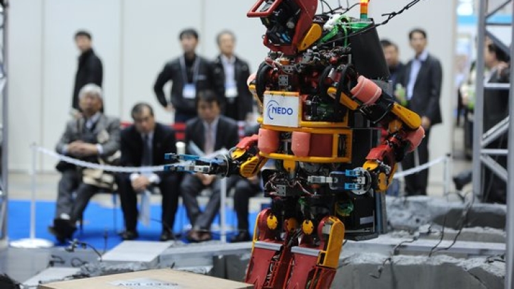 Robot penyelamat di lokasi bencana diluncurkan di Jepang