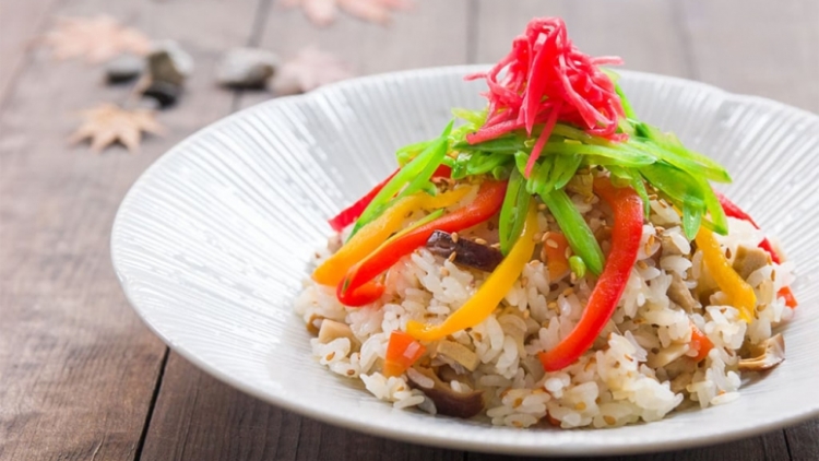 Chirashizushi, hidangan 'sushi berantakan' khas Jepang