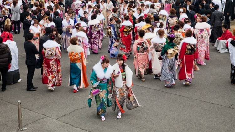 Hari pertama Tahun Baru, jumlah orang yang baru mencapai kedewasaan di Jepang berada pada tingkat terendah