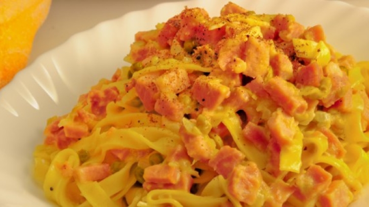 Tagliatelle kacang polong ala Jepang yang sederhana dan enak