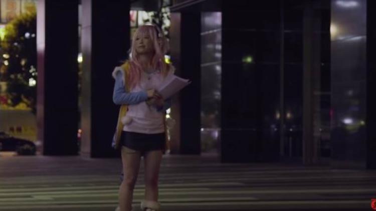 Cosplayer di Akihabara ini membuat orang-orang ketakutan, kenapa ya (1) Cosplayer di Akihabara ini membuat orang-orang ketakutan, kenapa ya (1)