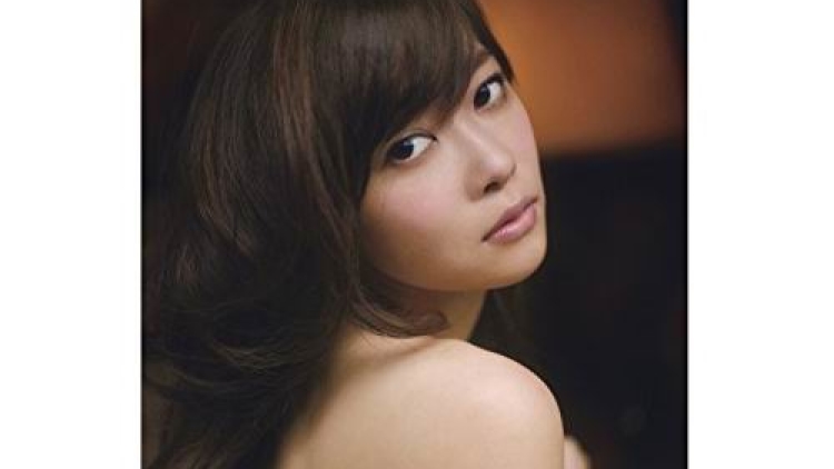 Photobook Rino Sashihara yang ketiga akan segera diterbitkan