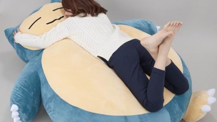 Tempat tidur Pokemon Snorlax yang lucu ini akan membuat tidur makin nyenyak