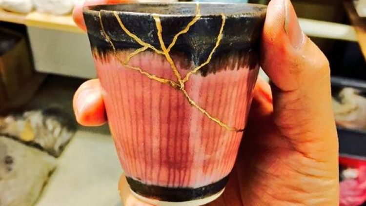 Kintsugi, Seni Memperbaiki Keramik Bantu Korban Bencana Kintsugi, Seni Memperbaiki Keramik Bantu Korban Bencana