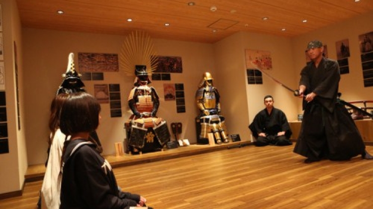 Museum Samurai Shinjuku, dari Pertunjukan Pedang Sampai ke Pakai Kostum 7