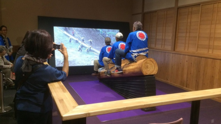 Simulator Ini Berikan Sensasi Menunggangi Balok Kayu ala Jepang