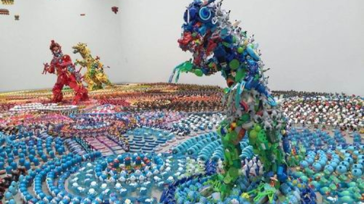 Sugoi! 50.000 Mainan Bekas di Jepang Didaur Ulang Jadi Karya Seni! (1)