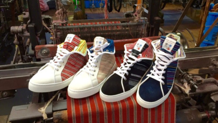 Sugoi! Sneakers ini Dibuat Dari Kain Samurai! 1