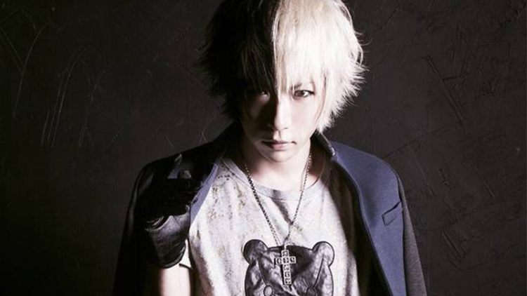 Vokalis Golden Bomber, Jun Utahiroba, Umumkan Pernikahan Vokalis Golden Bomber, Jun Utahiroba, Umumkan Pernikahan