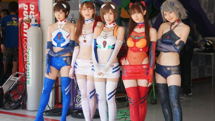 Race Queen Evangelion Undang Para Otaku ke Sirkuit Balap (1)