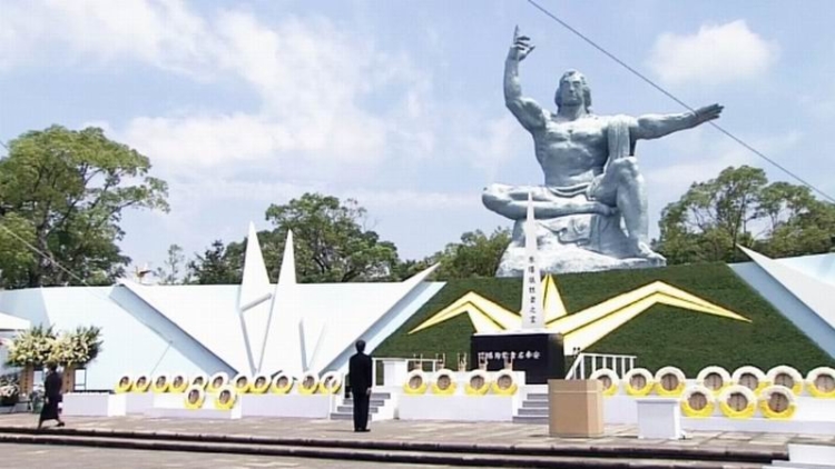 Ribuan Orang Berdoa Untuk Perdamaian di Nagasaki Ribuan Orang Berdoa Untuk Perdamaian di Nagasaki
