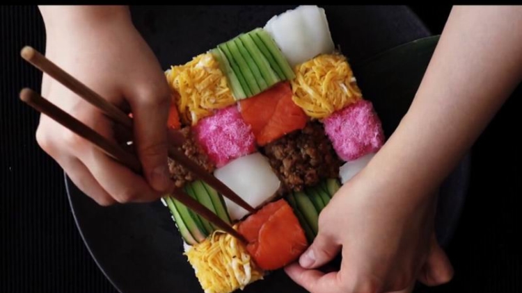 Sushi Mosaik, Hidangan Jepang Beraneka Warna Menggugah Selera