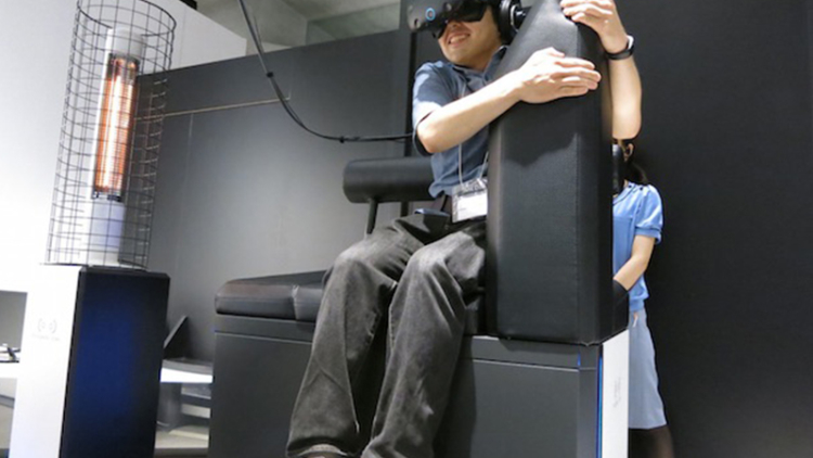 Atraksi VR Gundam Berikan Pengalaman Seru Naik Robot Raksasa 1