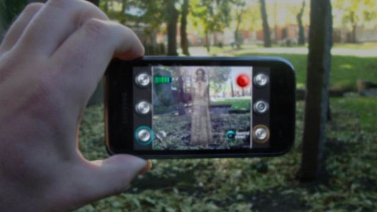 Hii Seram, Aplikasi Dari Jepang Tampilkan Hantu di Layar Telepon! (1)