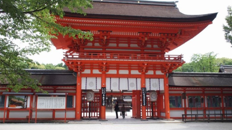 Kuil Tertua di Kyoto ini Tawarkan Pengalaman Spiritual yang Kuat 0