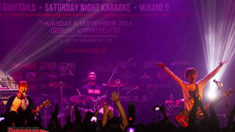 non-stop-moshing-four-get-me-a-nots-sukses-hentak-bandung-17