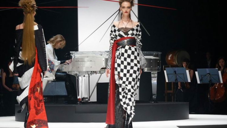 yoshikimono-menjadi-daya-tarik-pembuka-acara-amazon-fashion-week-tokyo-ss-1