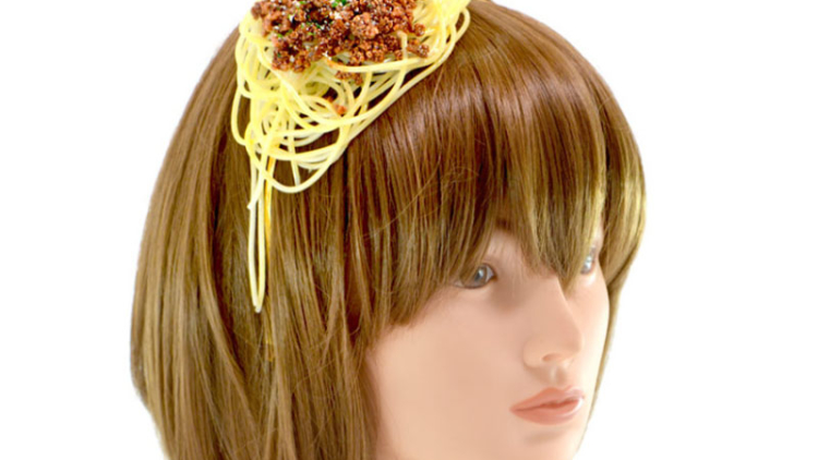 gokil-makanan-jadi-hiasan-kepala-di-jepang-0
