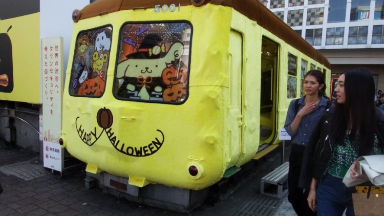 hindari-vandalisme-saat-halloween-kereta-wisata-shibuya-disulap-jadi-anjing-menggemaskan