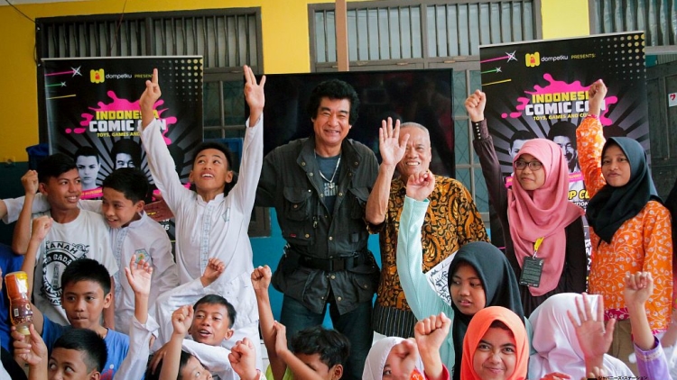 hiroshi-fujioka-sebarkan-semangat-kamen-rider-di-panti-asuhan-putra-nusa-18