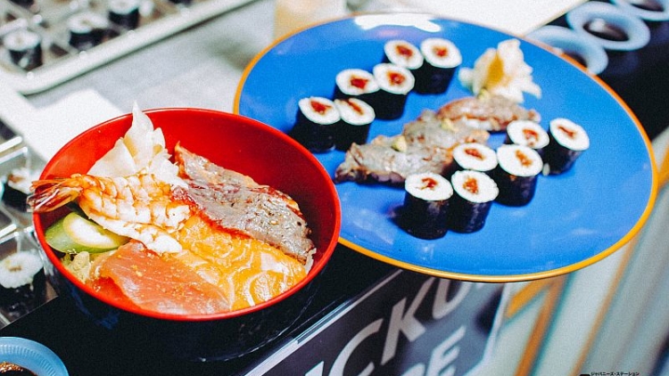 mencicipi-5-makanan-jepang-spesial-di-japan-food-festival-2016-6